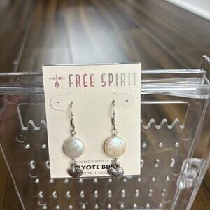 NWT Free Spirit Peyote Bird Silver Heart Earrings Dangly Drop